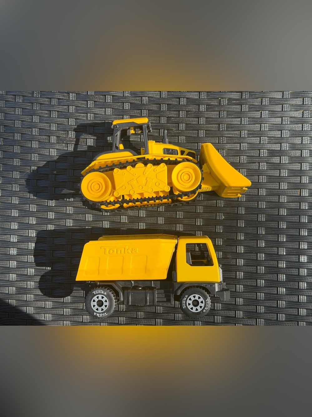 Small Tonka dump truck & tonka bull dozer bundle, sand box toys outdoor toys GUC